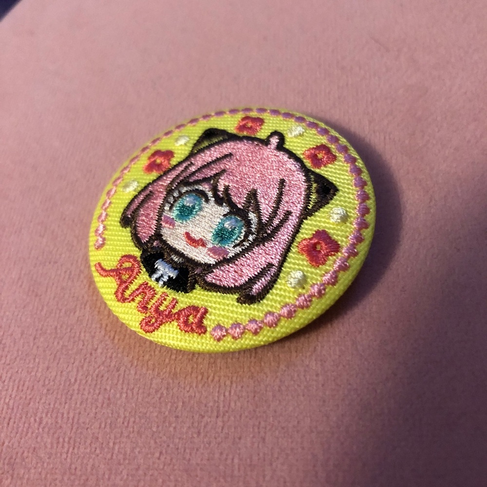 2 Spy Family Anya Embroidered Pin Badges Japan Kawaii Anime Manga Hot Topic - Picture 7 of 7